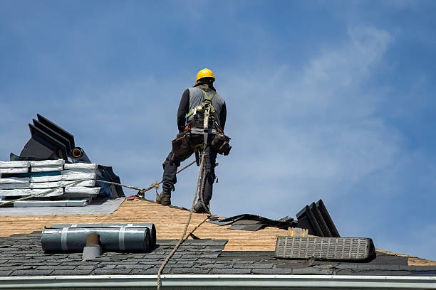 Professional Roofing technician working in Indianola, PA